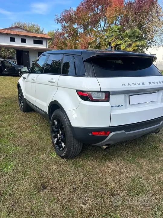Land Rover Range Rover Evoque 2015 photo 4