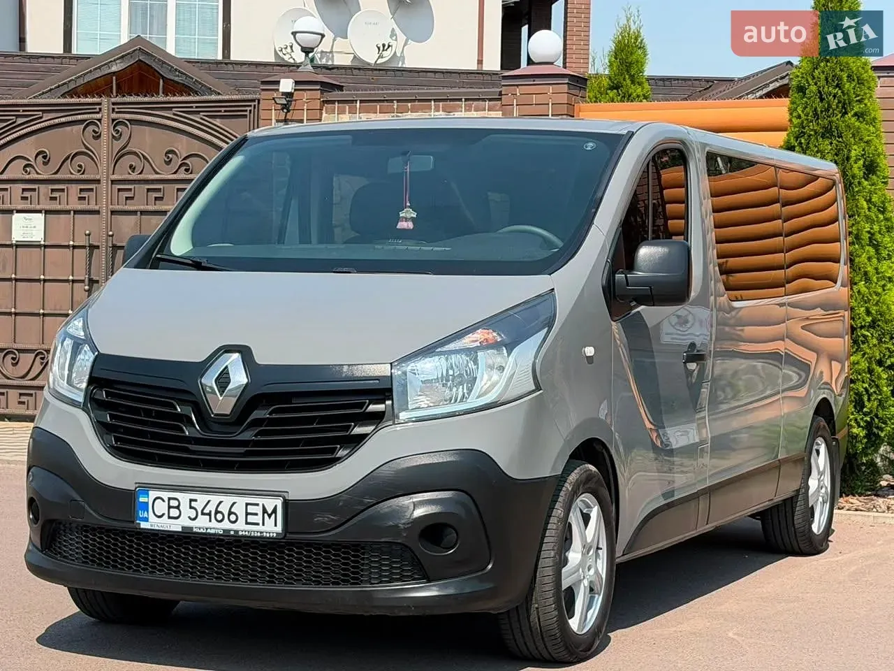 Renault Trafic 2017 photo 2