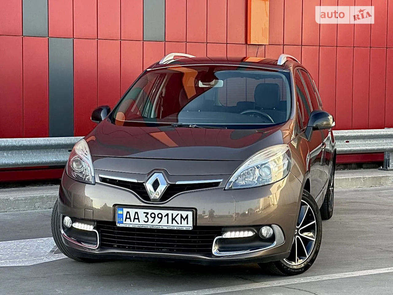 Renault Megane Scenic 2012 photo 3