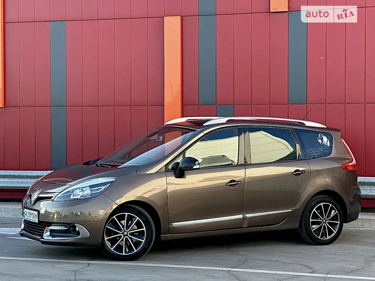 Renault Megane Scenic 2012 photo 4
