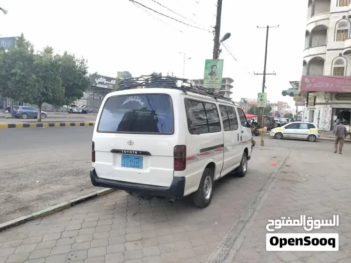 Toyota Hiace 1998 photo 4