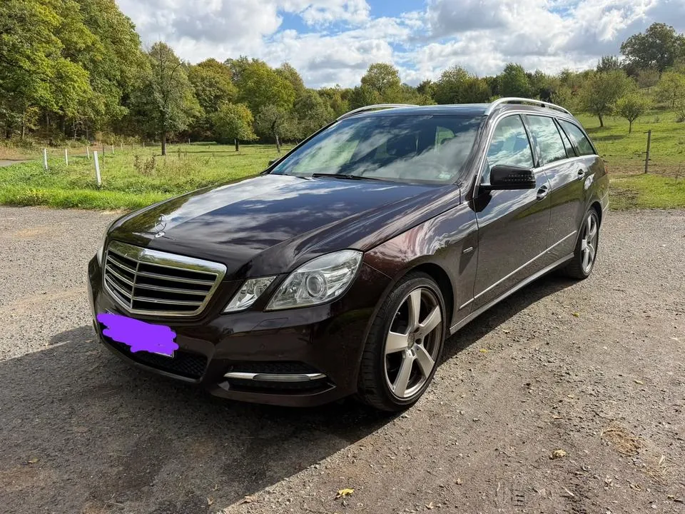 Mercedes-Benz E 220