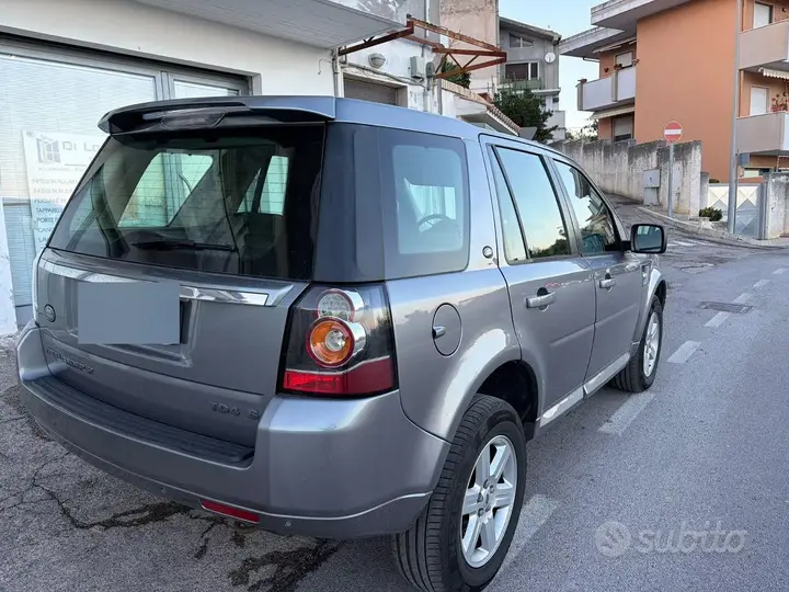 Land Rover Freelander 2015 photo 3