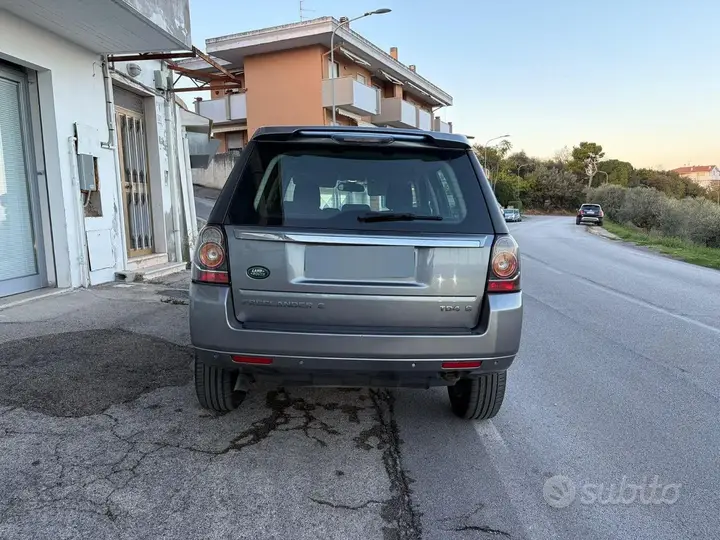 Land Rover Freelander 2015 photo 2