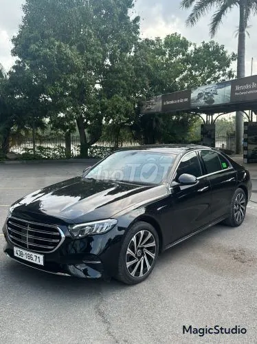 Mercedes-Benz E-Class 2025 photo 2