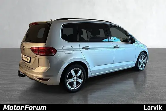 Volkswagen Touran 2017 photo 5
