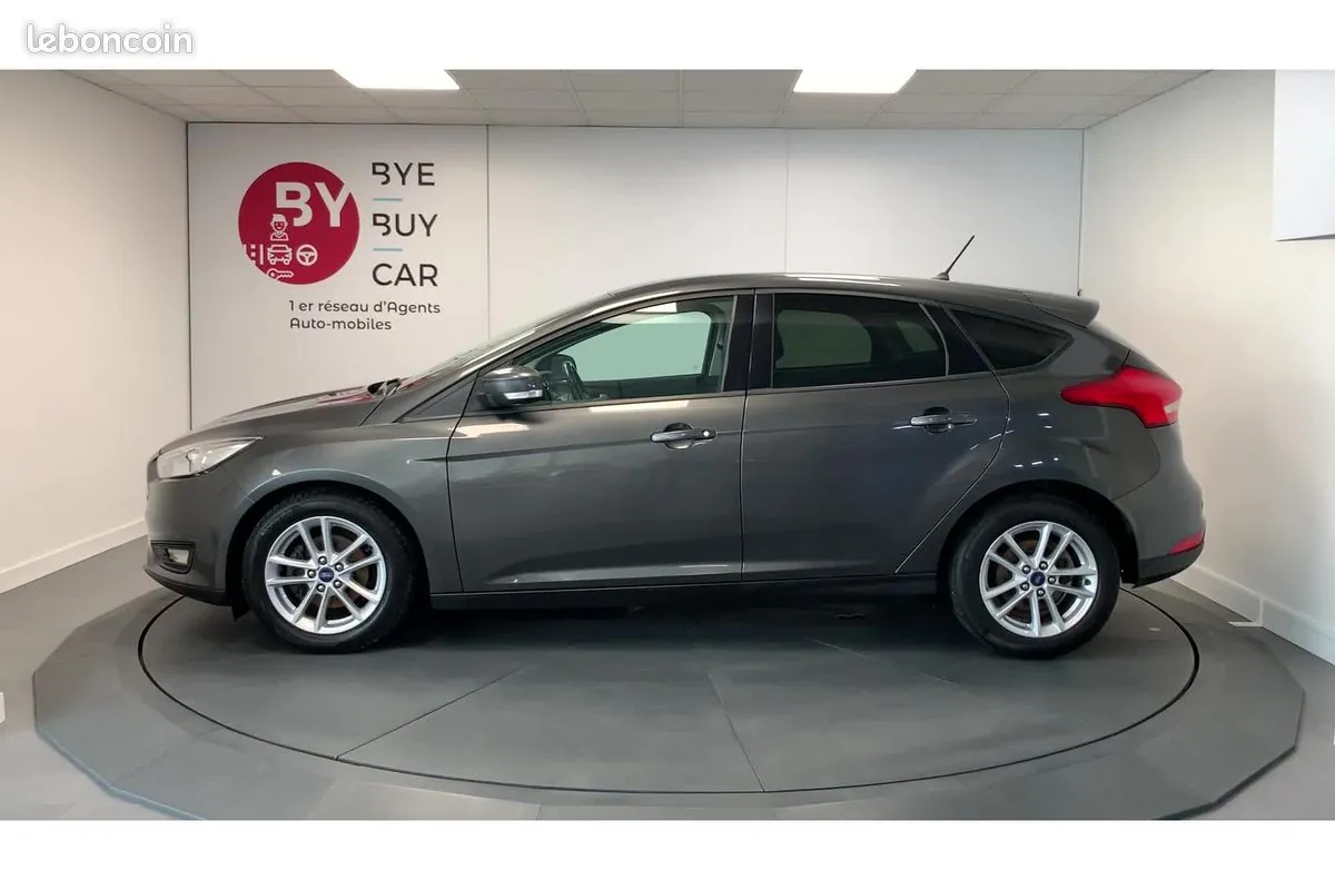 Ford Focus 2018 photo 2