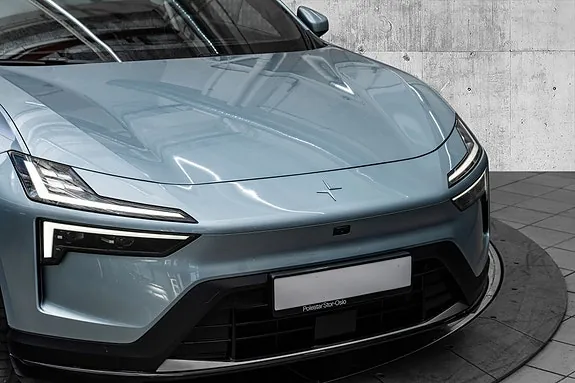 Polestar 4 2025 photo 2