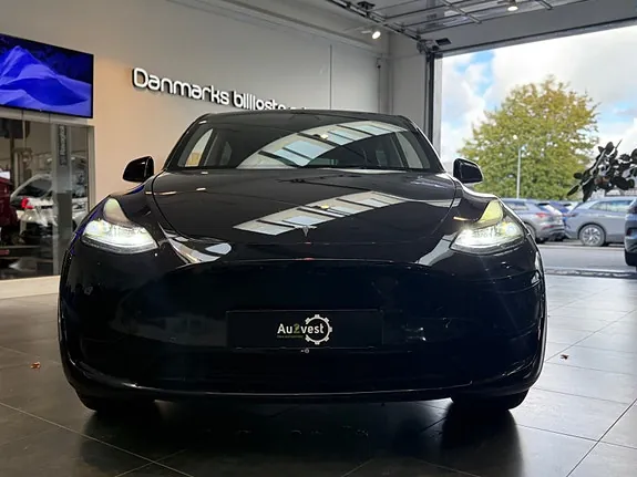 Tesla Model Y 2023 photo 3
