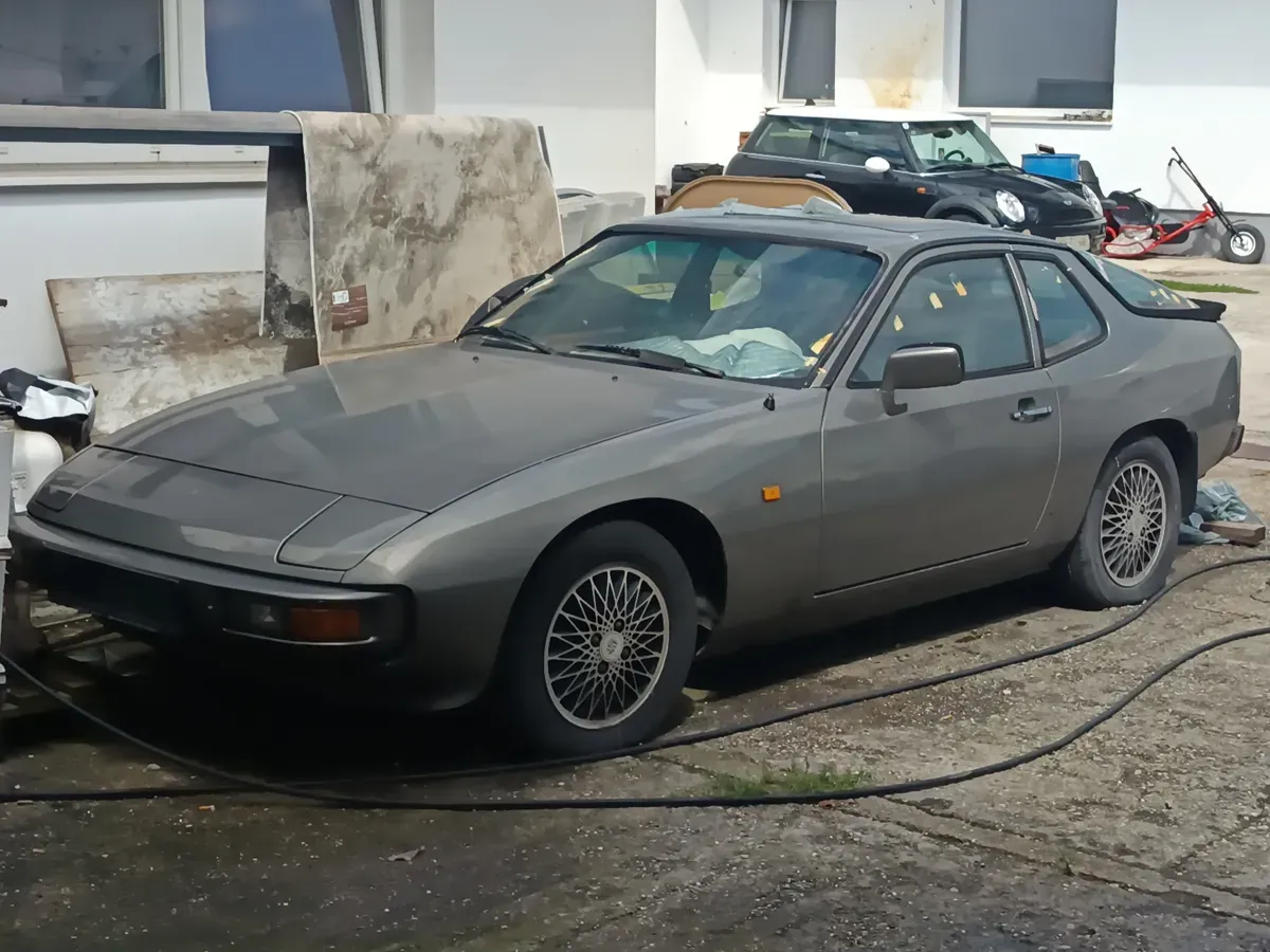 Porsche 924 1982 photo 3