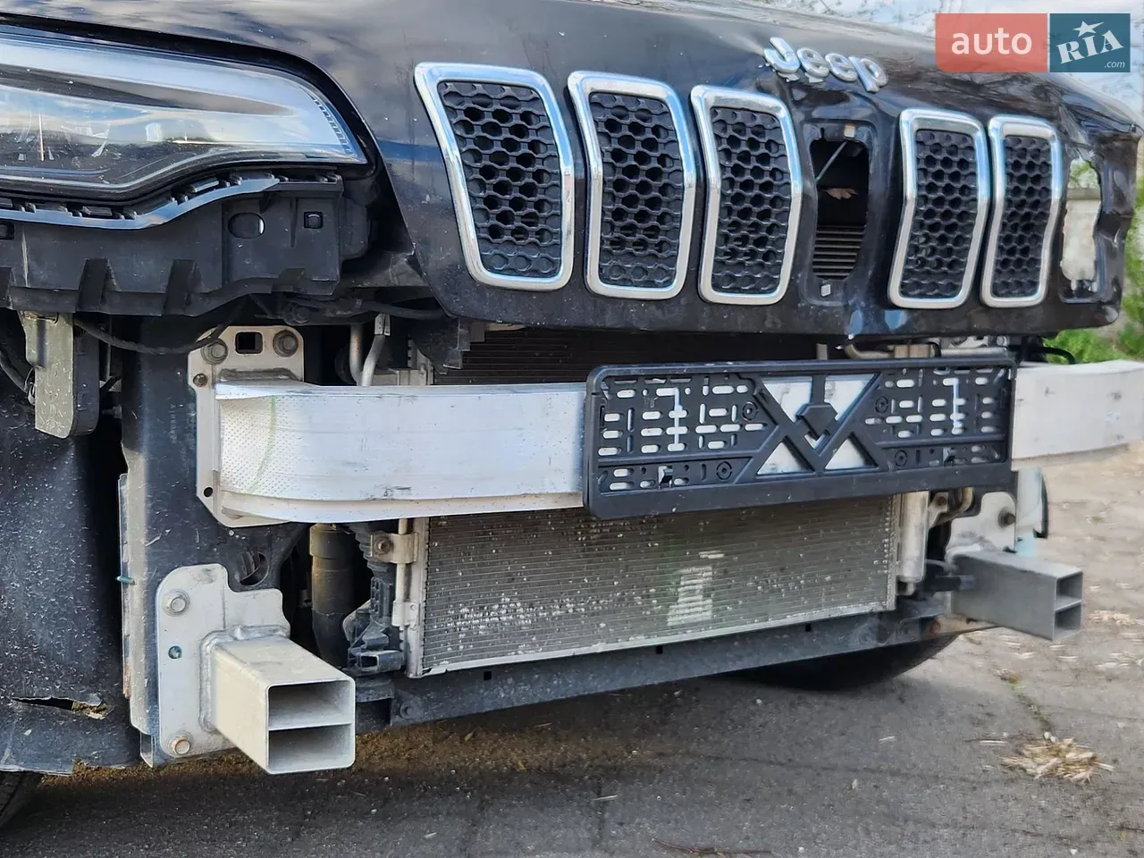 Jeep Cherokee 2018 photo 2