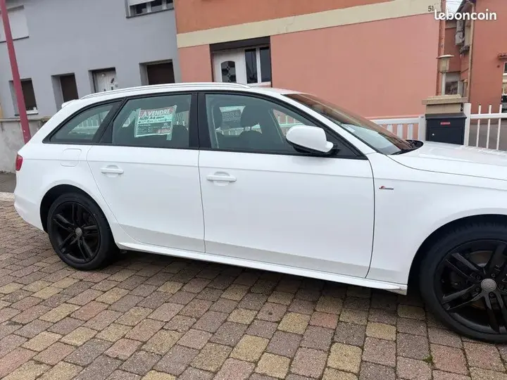 Audi A4 2015 photo 2