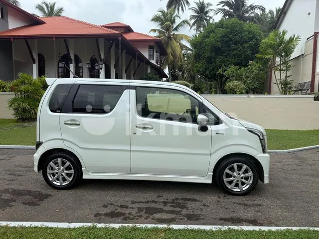 Suzuki Wagon R Stingray 2018 photo 3