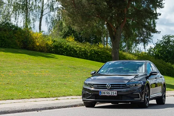Volkswagen Passat 2019 photo 2