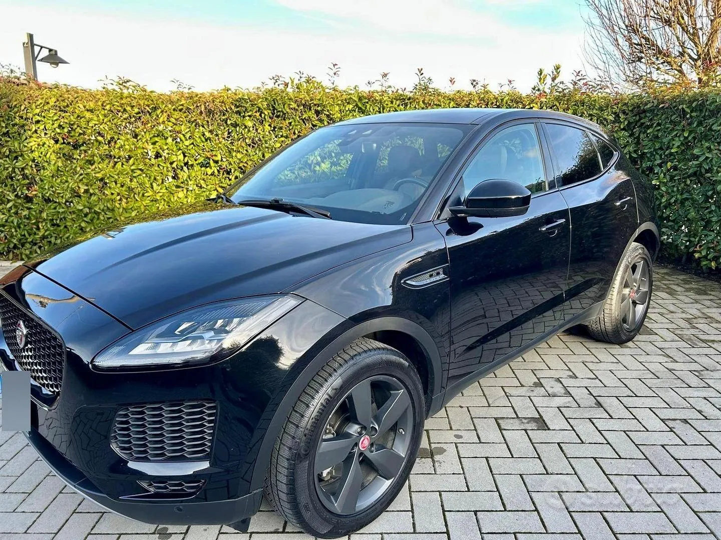 Jaguar E-Pace 2021 photo 2