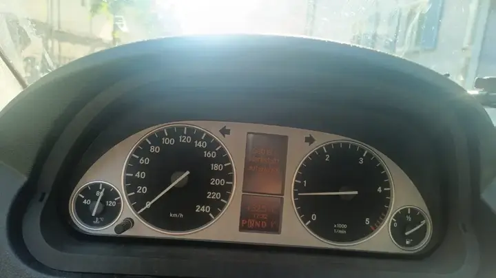 Mercedes-Benz B-Class 2010 photo 2