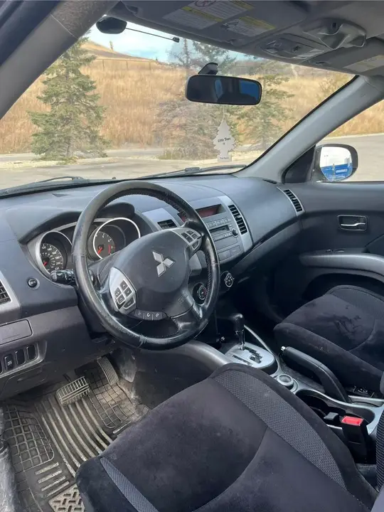 Mitsubishi Outlander 2010 photo 4