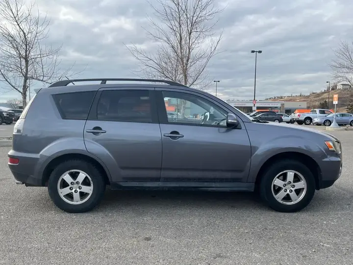 Mitsubishi Outlander 2010 photo 3