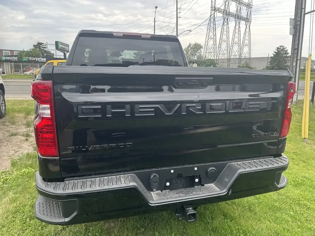 Chevrolet Silverado 1500 2026 photo 3