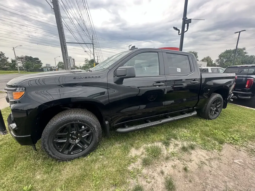 Chevrolet Silverado 1500 2026 photo 2