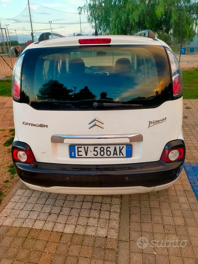 Citroen C3 Picasso 2010 photo 2