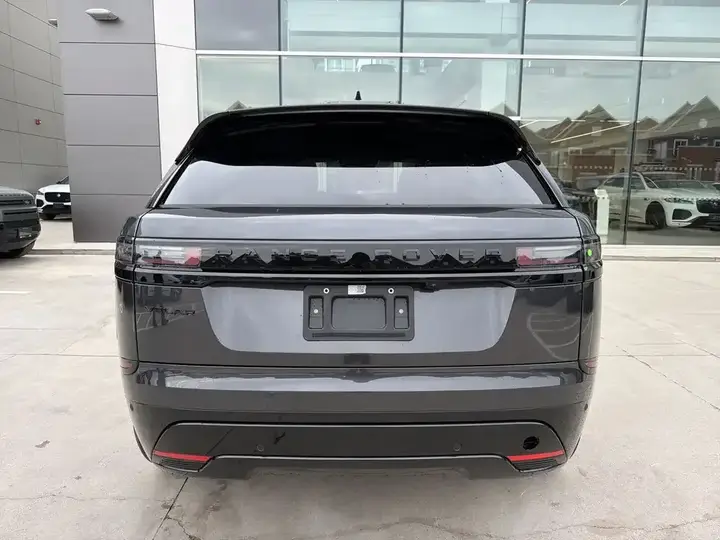 Land Rover Range Rover Velar 2026 photo 4