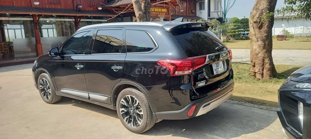 Mitsubishi Outlander 2022 photo 2