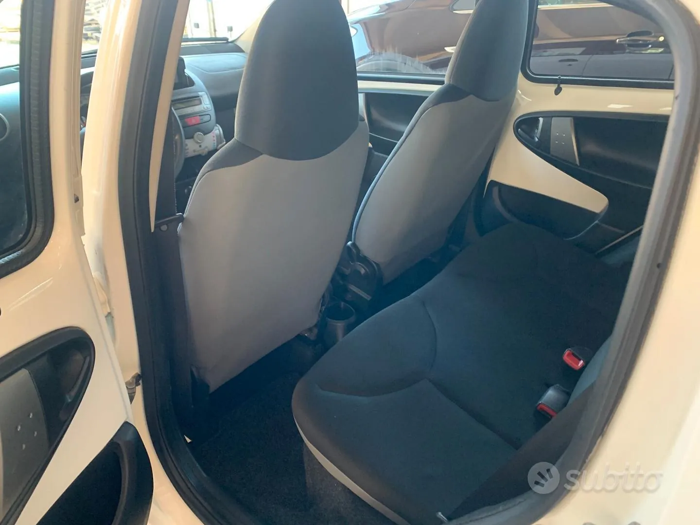 Toyota Aygo 2012 photo 5