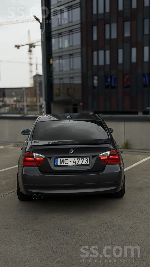 BMW E90 2006 photo 3