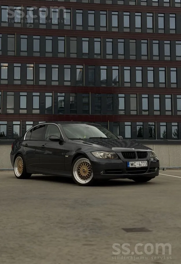 BMW E90
