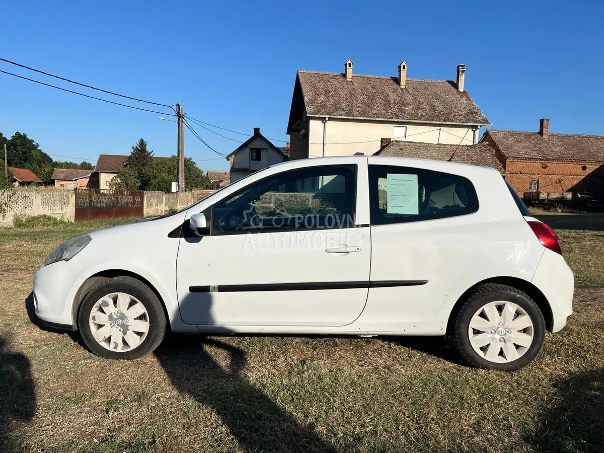 Renault Clio 2011 photo 2