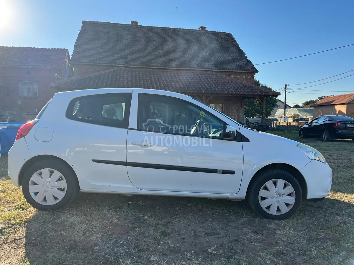 Renault Clio 2011 photo 5