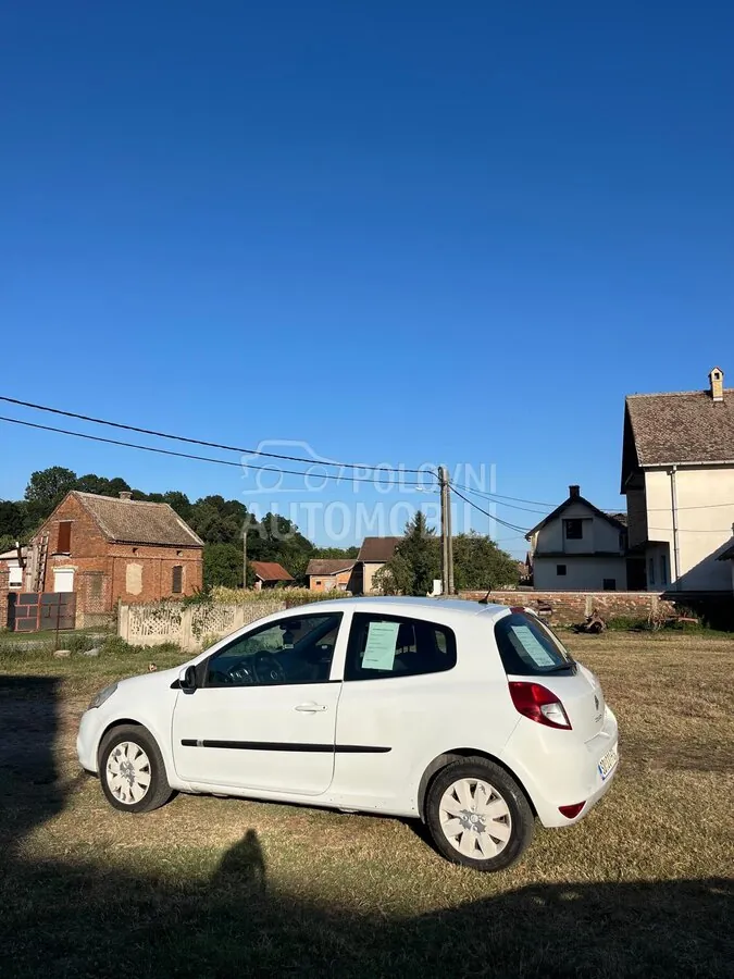 Renault Clio 2011 photo 3