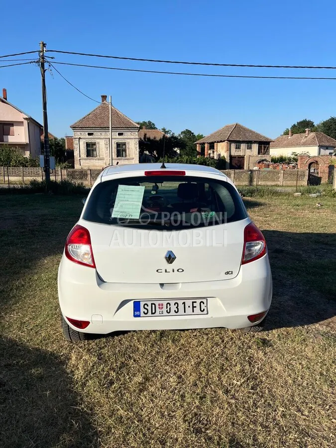 Renault Clio 2011 photo 4