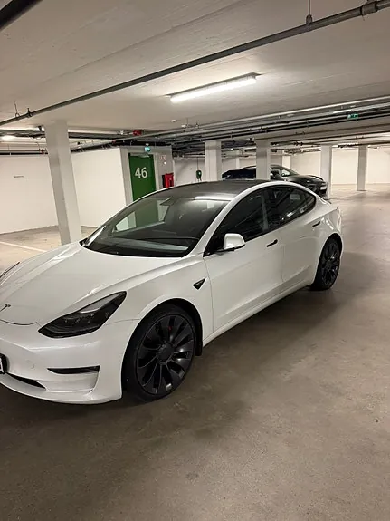 Tesla Model 3 2021 photo 2