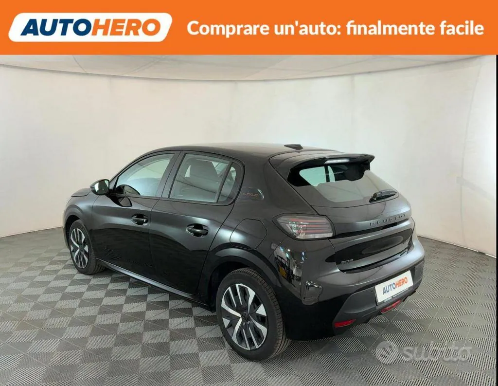 Peugeot 208 2025 photo 4