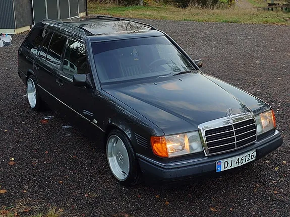 Mercedes-Benz E300