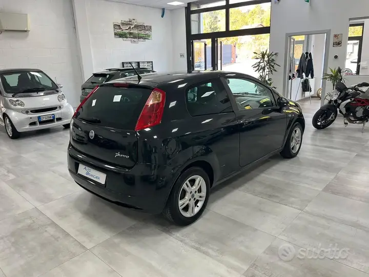 Fiat Grande Punto 2006 photo 5
