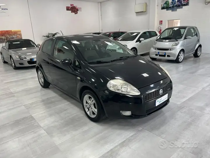 Fiat Grande Punto 2006 photo 3