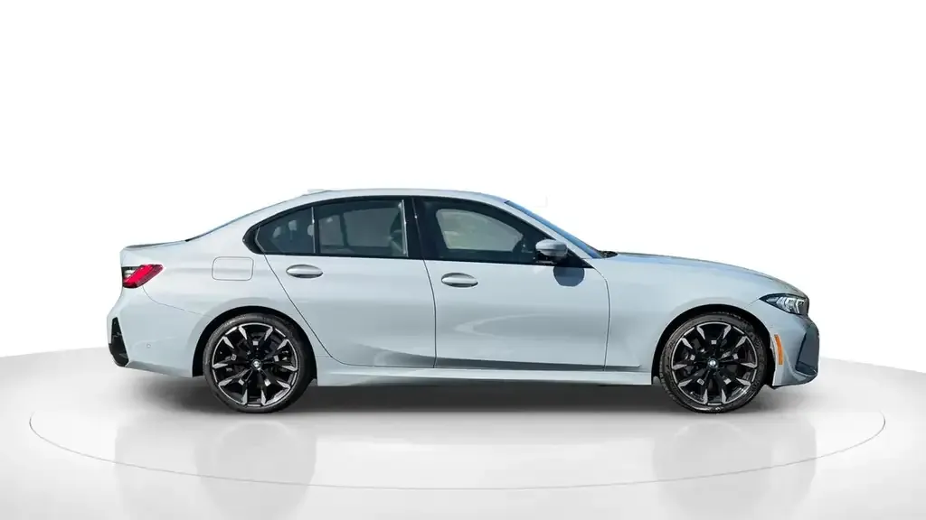 BMW 3 Series 2025 photo 5