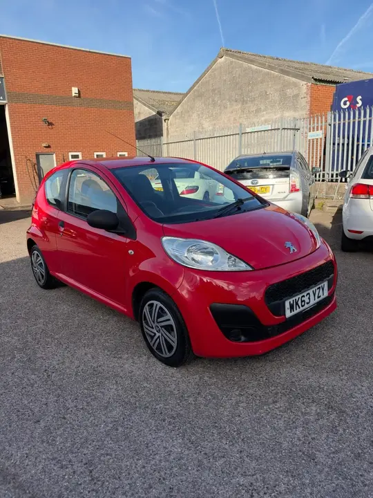 Peugeot 107 2013 photo 2