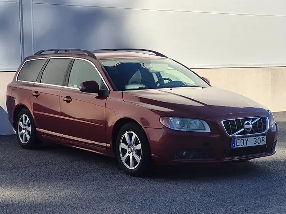 Volvo V70 2011 photo 2