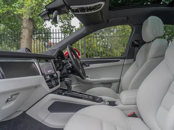 Porsche Macan 2024 photo 3