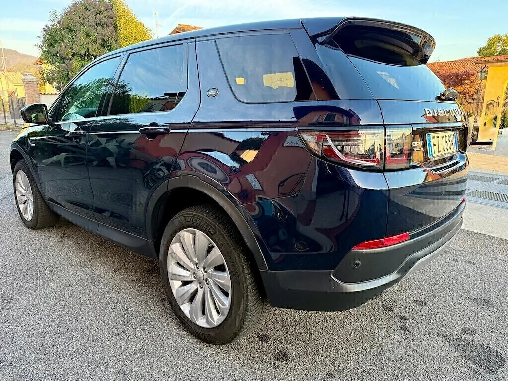 Land Rover Discovery Sport 2019 photo 4