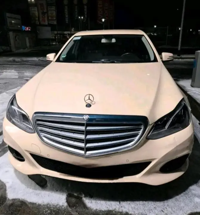 Mercedes-Benz E200