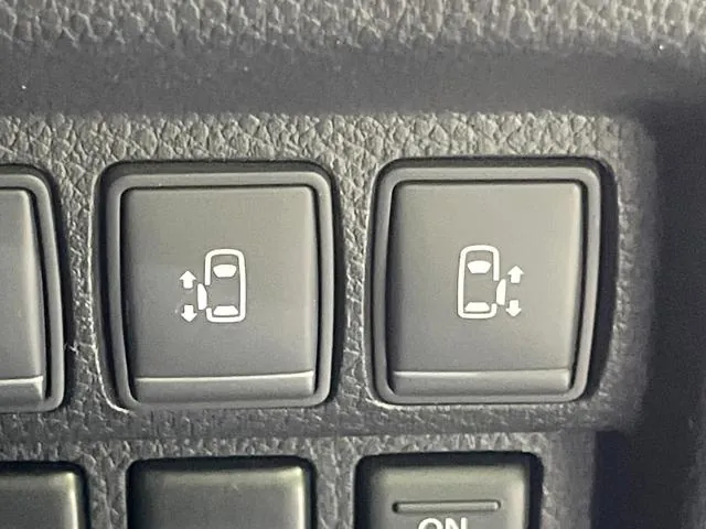 Nissan Elgrand 2012 photo 5