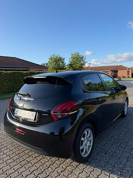 Peugeot 208 2016 photo 3