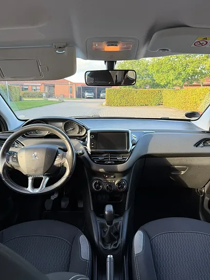 Peugeot 208 2016 photo 5