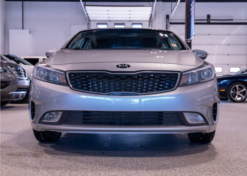 Kia Forte5 2018 photo 2