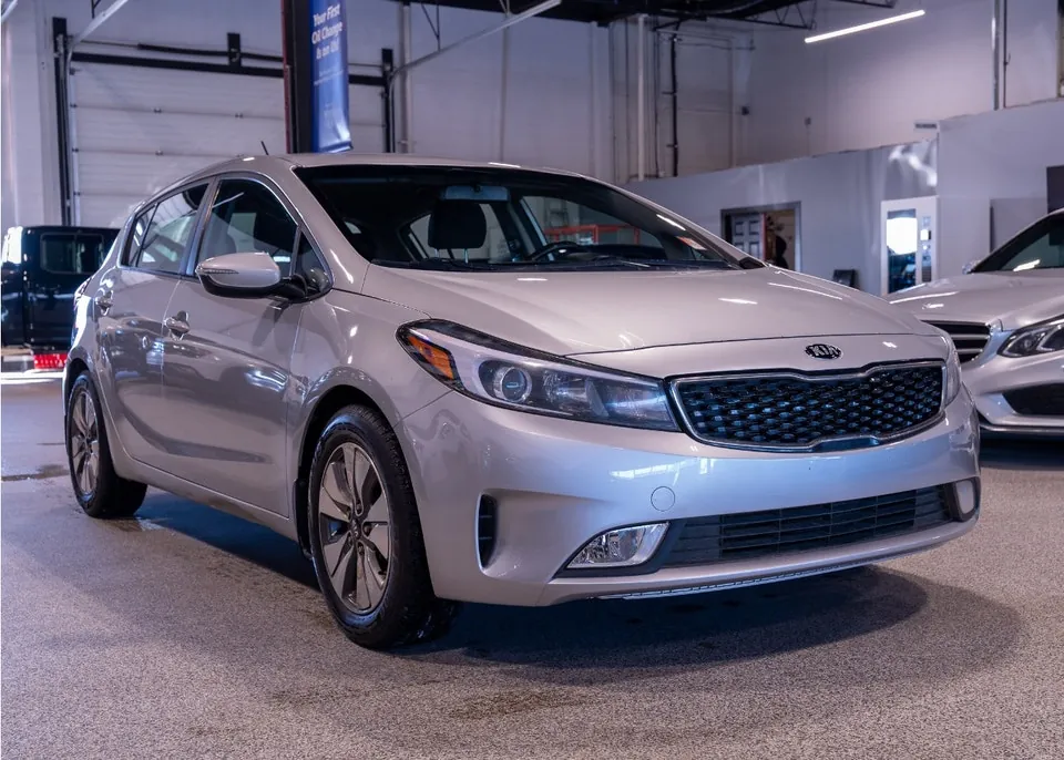 Kia Forte5 2018 photo 3